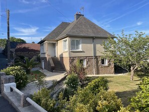 Exterior - House with 4 rooms - for 8/9 people 5 minutes walk from the port - 700m2 garden (Perros-Guirec)