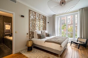 4 Schlafzimmer, Schreibtisch, Bügeleisen/Bügelbrett, Reisekinderbett