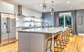 Fridge, microwave, oven, stovetop - Skyline Views- Private Rooftop w/central location (Nashville)