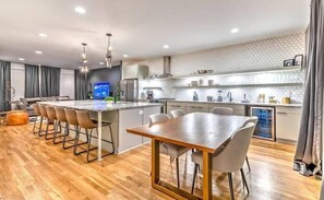 Interior - Skyline Views- Private Rooftop w/central location (Nashville)