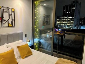 2 habitaciones, tabla de planchar con plancha y wifi gratis 