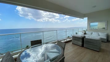 Panorámás apartman, akadálymentesített, nemdohányzó | Terasz/udvar