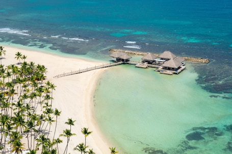 Exterior. Club Hemingway