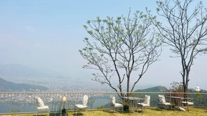 Property grounds - Pumdi Ghar Retreat (Pokhara)