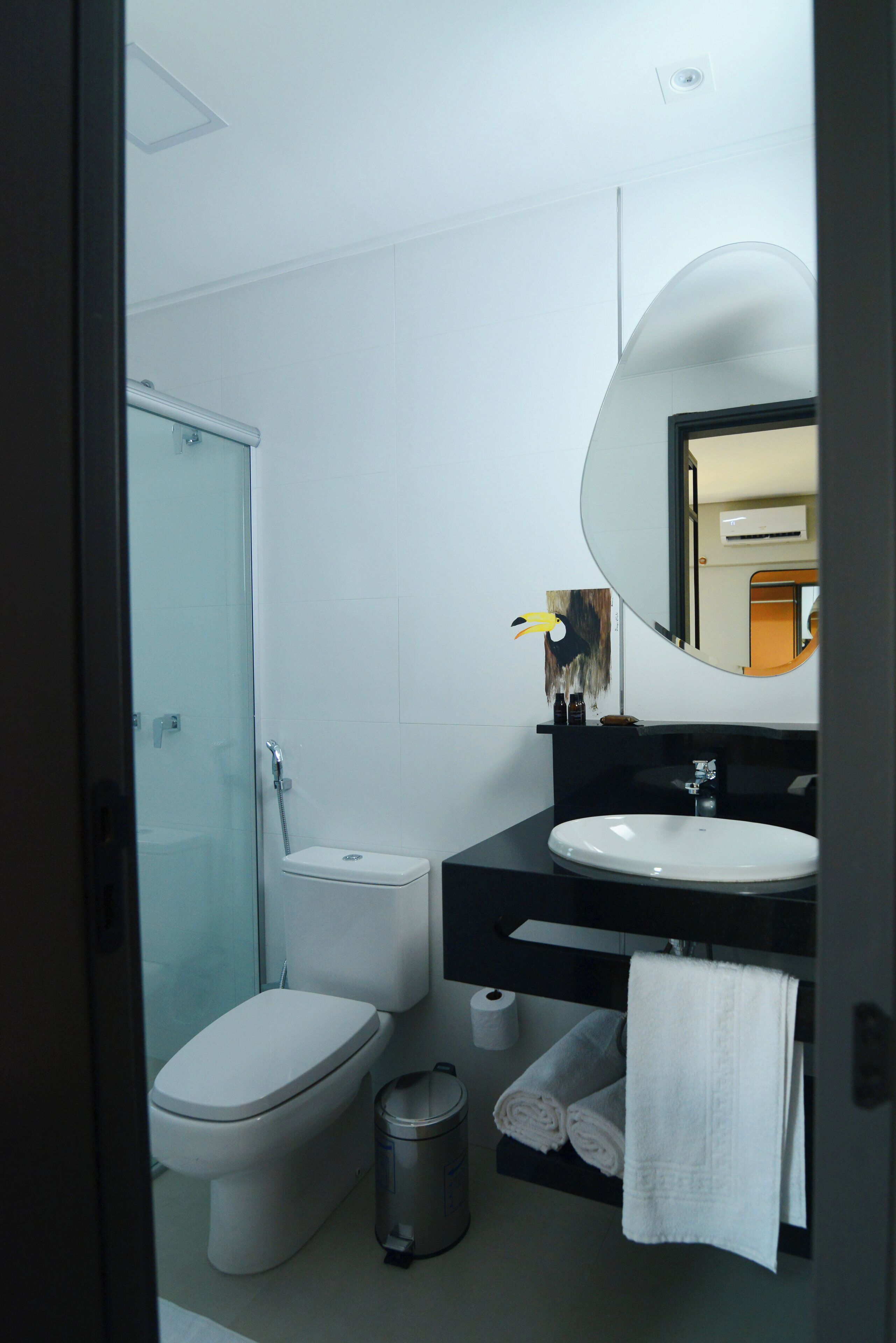 シャワー、バスアメニティ (無料)、タオル、石鹸