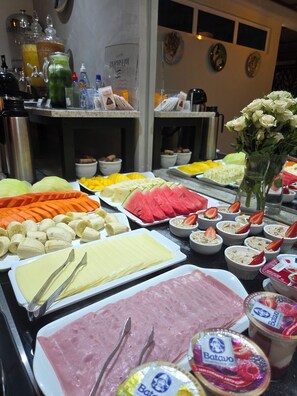 Petit déjeuner buffet compris tous les jours