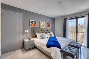 Internet, bed sheets - Hotel room with ocean-view rooftop infinity pool, AC, & gym - dog-friendly (Cabo San Lucas)