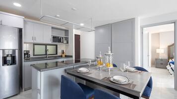 Fridge, microwave, oven, stovetop