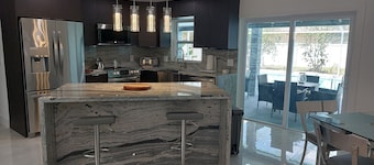 CAPE CORAL FLORIDA DREAM $155 last minute