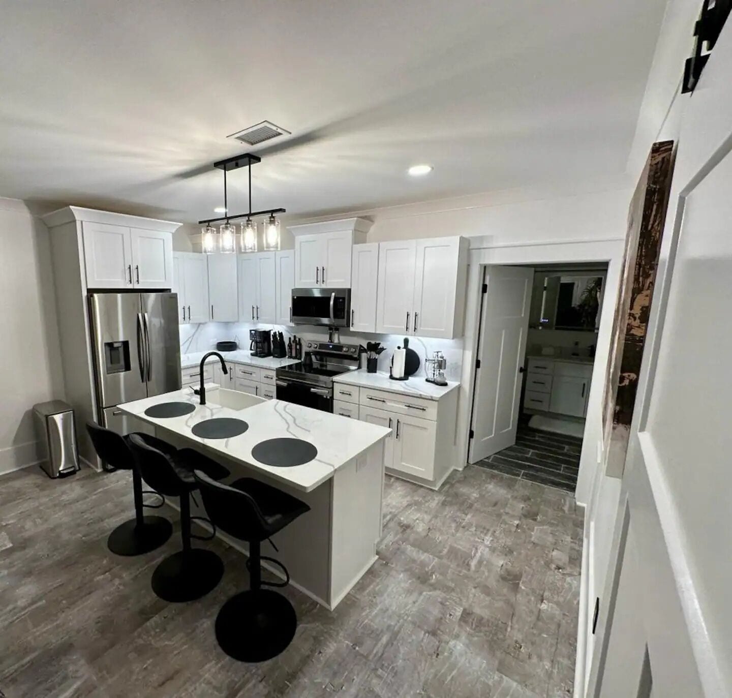 冰箱、微波炉、烤箱、炉灶