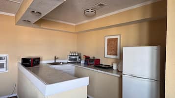 Kamer, Meerdere bedden, kitchenette | Privékitchenette