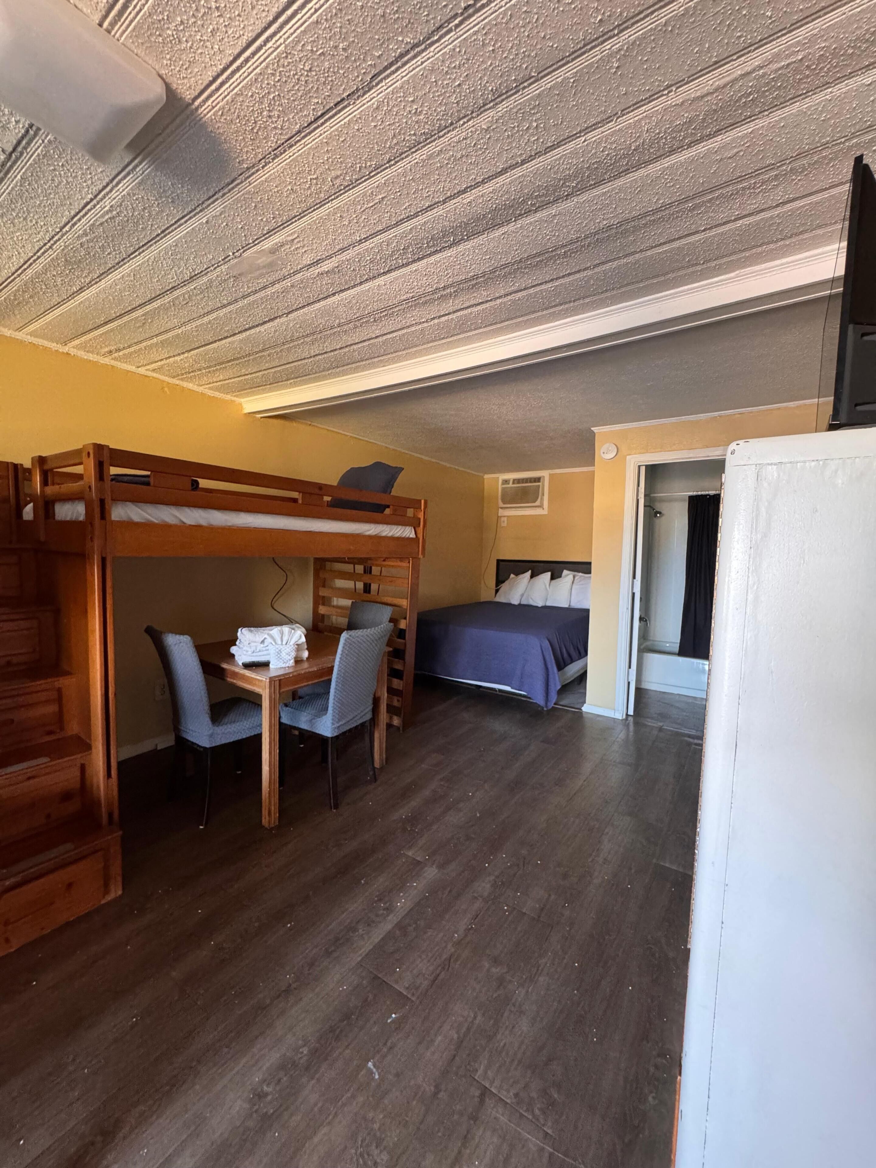 Family Room, Multiple Beds | Desk, bed sheets