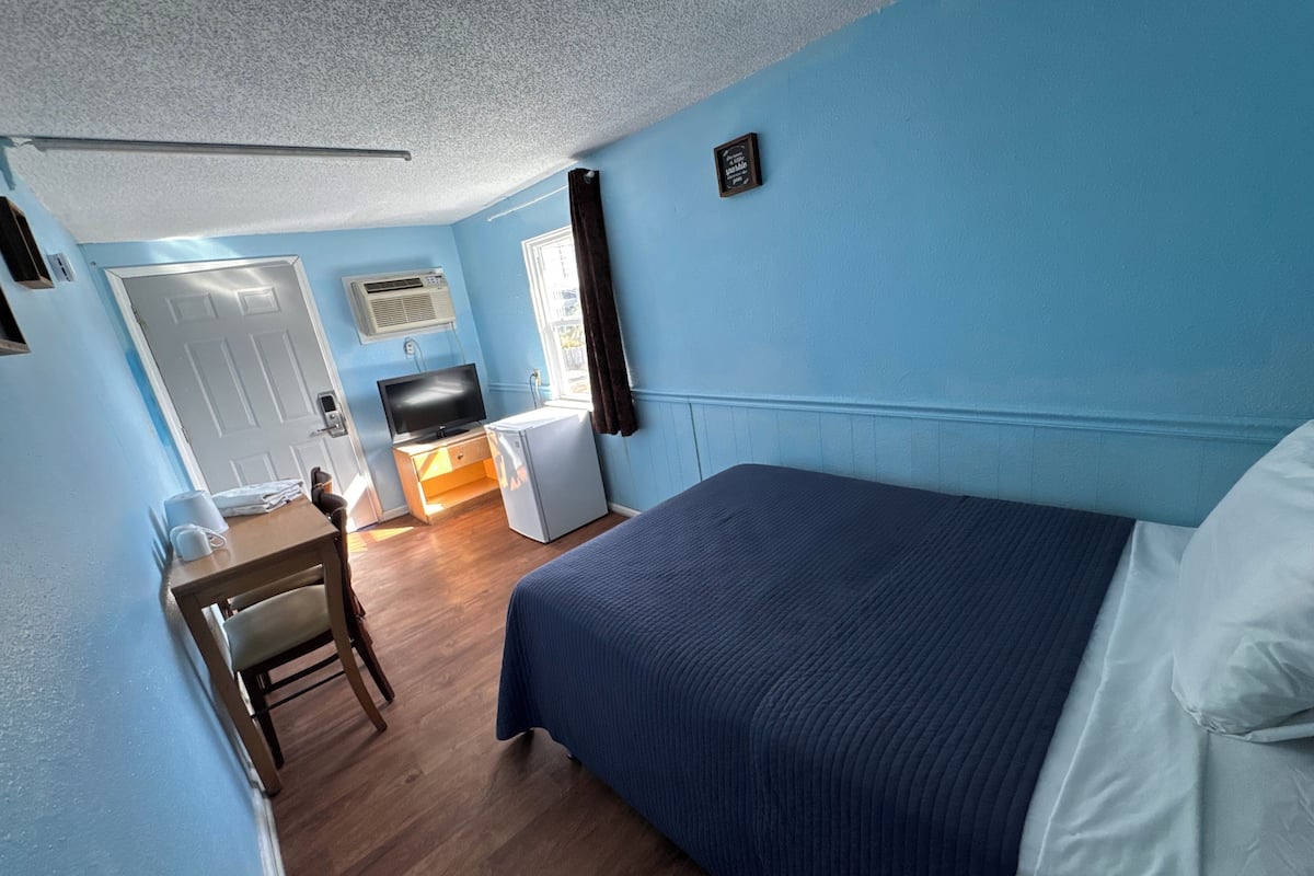 Economy Single Room