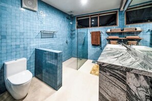 Towels, soap, shampoo, toilet paper - 1BR Spacious Villa With Private Pool & Cinema (Kuta Untara, Badung Regency)