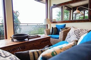 Smart TV, books, stereo - Beautiful 4BR Beratan Lake Villa with Private Jacuzzi & Sauna (Bali)