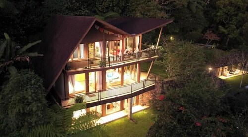 Beautiful 4BR Beratan Lake Villa with Private Jacuzzi & Sauna