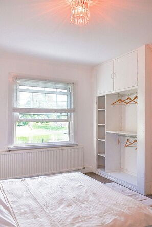 Casa de campo | 4 dormitorios, tabla de planchar con plancha, wifi gratis y ropa de cama