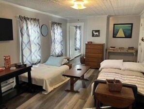 1 bedroom, iron/ironing board, travel cot, WiFi