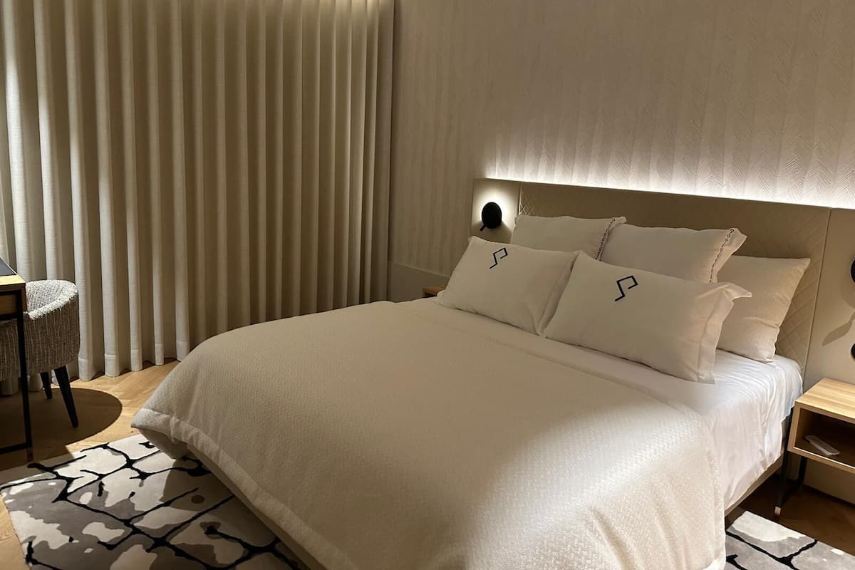 Quarto Duplo Standard | 1 slaapkamer, een kluis op de kamer, individueel gedecoreerd