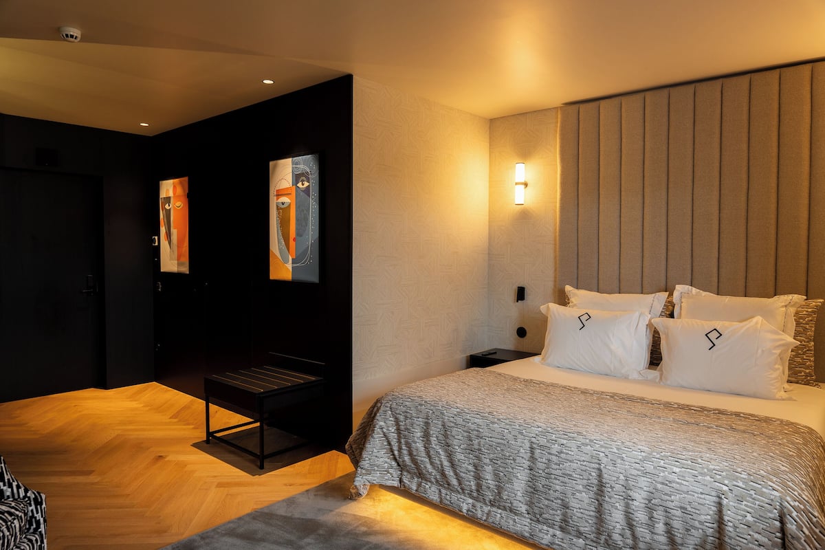 Phòng Premium, nhiều giường, không hút thuốc | Bộ đồ giường cao cấp, két bảo mật tại phòng, màn/rèm cản sáng