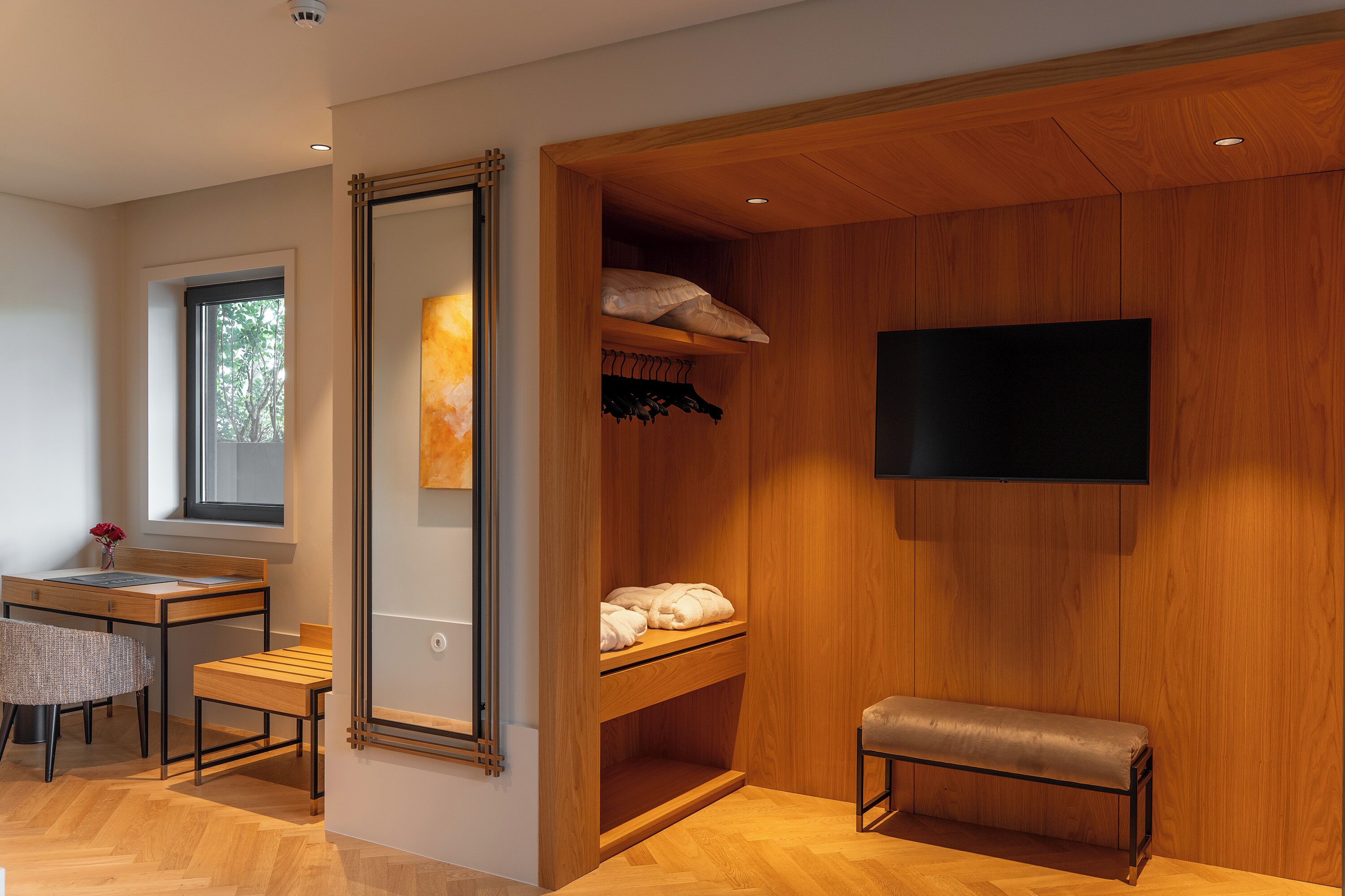 Quarto Queen Deluxe | Hochwertige Bettwaren, Zimmersafe, individuell dekoriert