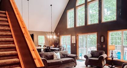 Golf & Ski Oasis - short drive to Torch Lake.