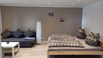 1 bedroom, travel crib, internet, bed sheets