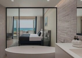 Superior Duplex, 4 Bedrooms, Terrace, Sea View (Rooftop) | In-room safe, blackout drapes, iron/ironing board, free WiFi