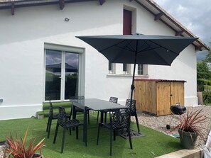 屋外ダイニングエリア