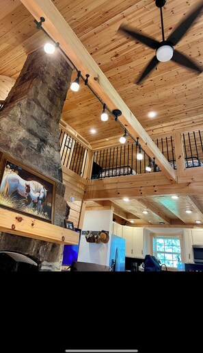 Interior - Pretty Cabin right next to Dale Hollow State Park Entrance! With Boat Parking.  (Burkesville)