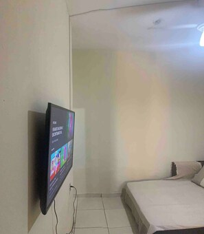 1 makuuhuone, silitysrauta/-lauta, Wi-Fi