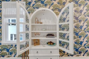 Interior - Majestic Carriage House Minutes from Downtown (Savannah)