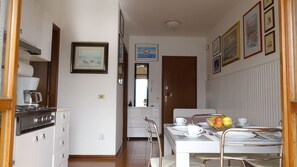 Appartement, 1 chambre, balcon | Salle à manger