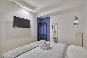 4 bedrooms, desk, iron/ironing board, free WiFi - Apartment with AC Saint-Germain des Près / Rennes (Paris)