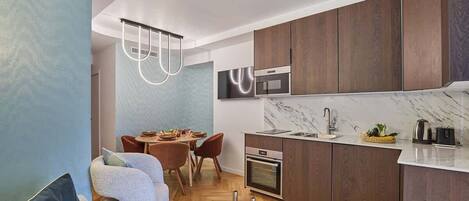 Fridge, microwave, oven, stovetop