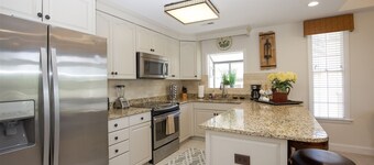 NEW LISTING - Spacious and Luxurious 2BR Condominium (WITH X2 DOUBLE BEDS IN EACH BEDROOM) Located in the gated community of Pinehurst National No. 9 with views of the 5th and 6th holes at Pinehurst National No. 9.