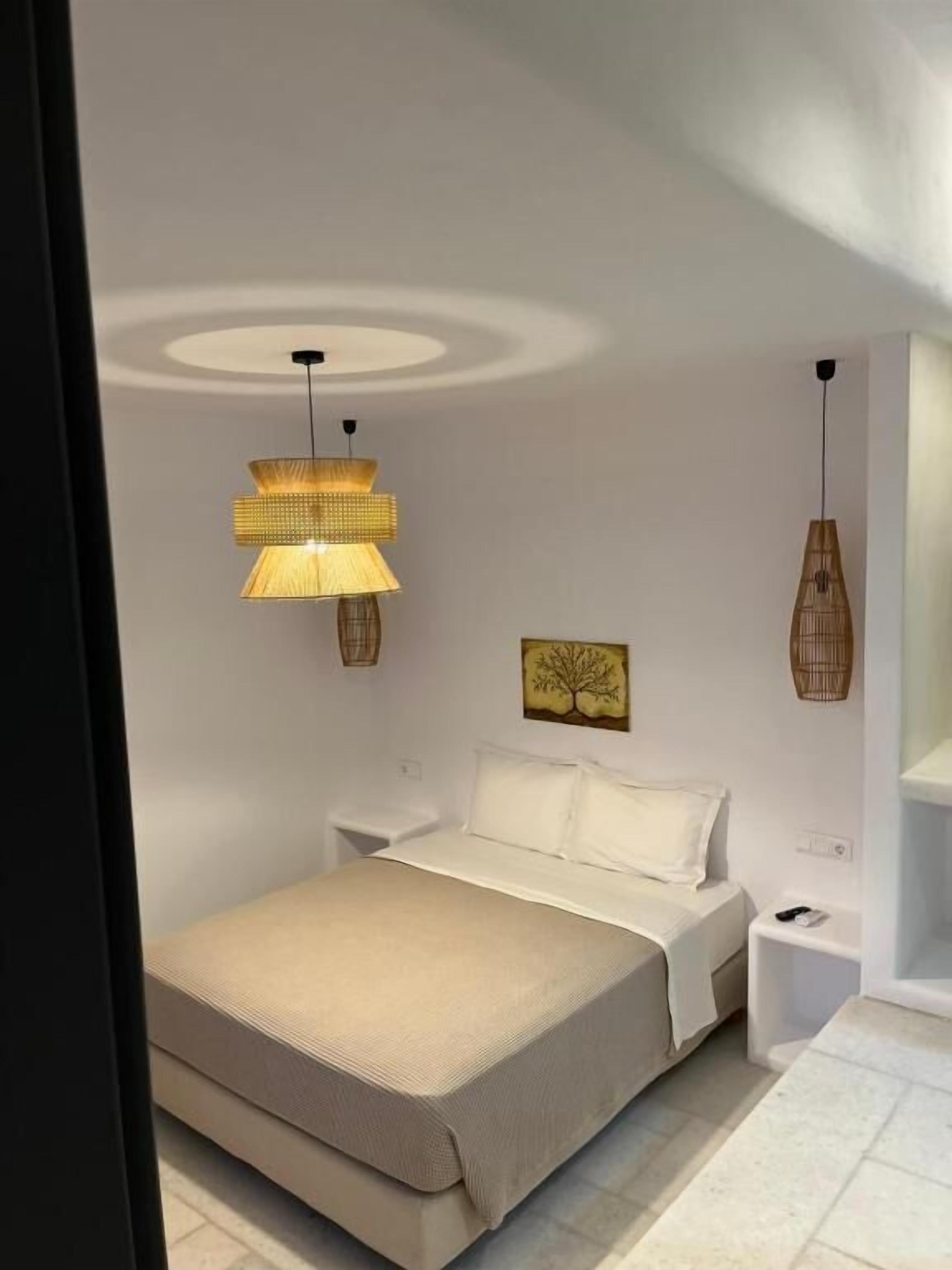 Cave Anemos | Individually furnished, soundproofing, iron/ironing board, free WiFi