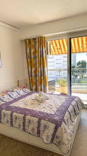 1 soverom, strykejern/-brett, wi-fi (inkludert) og sengetøy