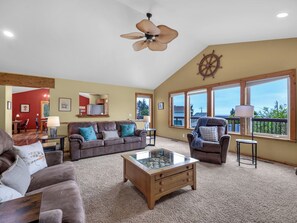 Smart TV, DVD player, books