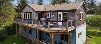 Casual Netarts Beach & Bay Hideaway, Tillamook, OR