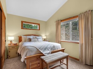 3 Schlafzimmer, Schreibtisch, Bügeleisen/Bügelbrett, Reisekinderbett