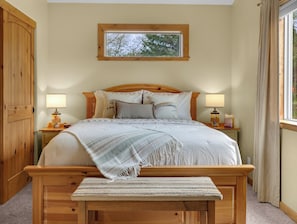 3 bedrooms, desk, iron/ironing board, travel cot - Casual Netarts Beach & Bay Hideaway, Tillamook, OR (Tillamook)