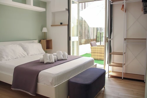 VPM room's central train station