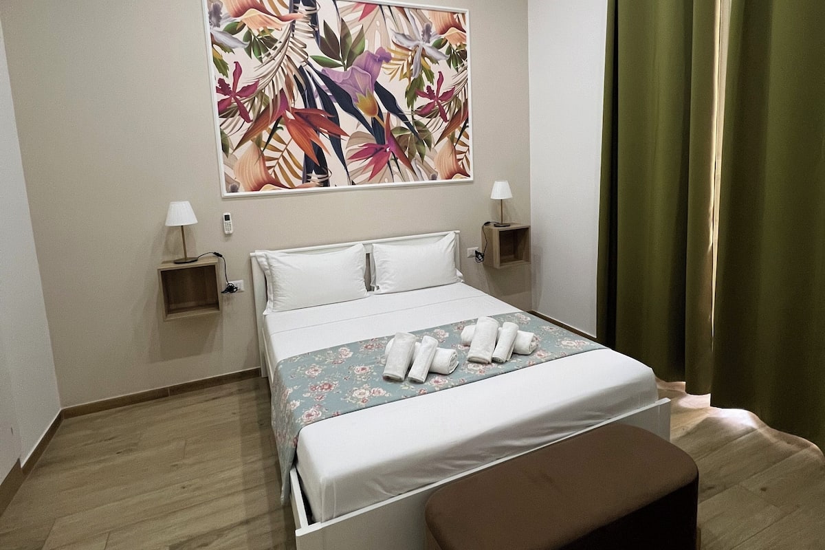 Family Triple Room | Peti besi dalam bilik, meja, langsir/tirai gelap terus, kalis bunyi