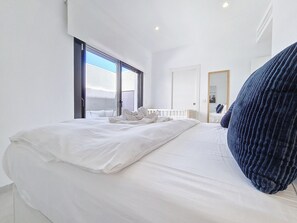 3 bedrooms, iron/ironing board, travel cot, free WiFi