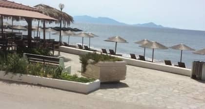 FANIA 2 ROOMS IN FRONT OF THE SEA