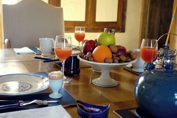 Dining - Chambre Parme (Saint-Michel-en-Brenne)