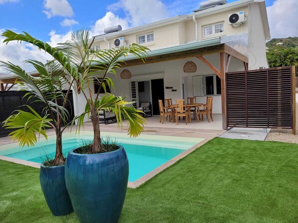 Outdoor pool - Villa de Charme Avec Piscine 1 Minute d une Superbe Plage (Sainte-Luce)