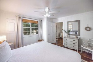 1 bedroom, WiFi, bed sheets - South of 30A - Walk to Beach - Bikes Included! (Santa Rosa Beach)