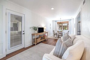 Smart TV - South of 30A - Walk to Beach - Bikes Included! (Santa Rosa Beach)